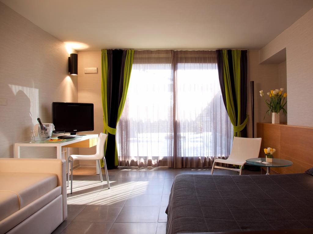 Hotel Zone Roma Esterno foto